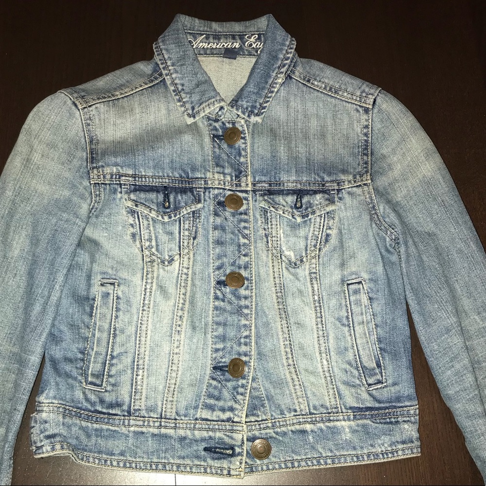 Cropped denim American eagle jacket